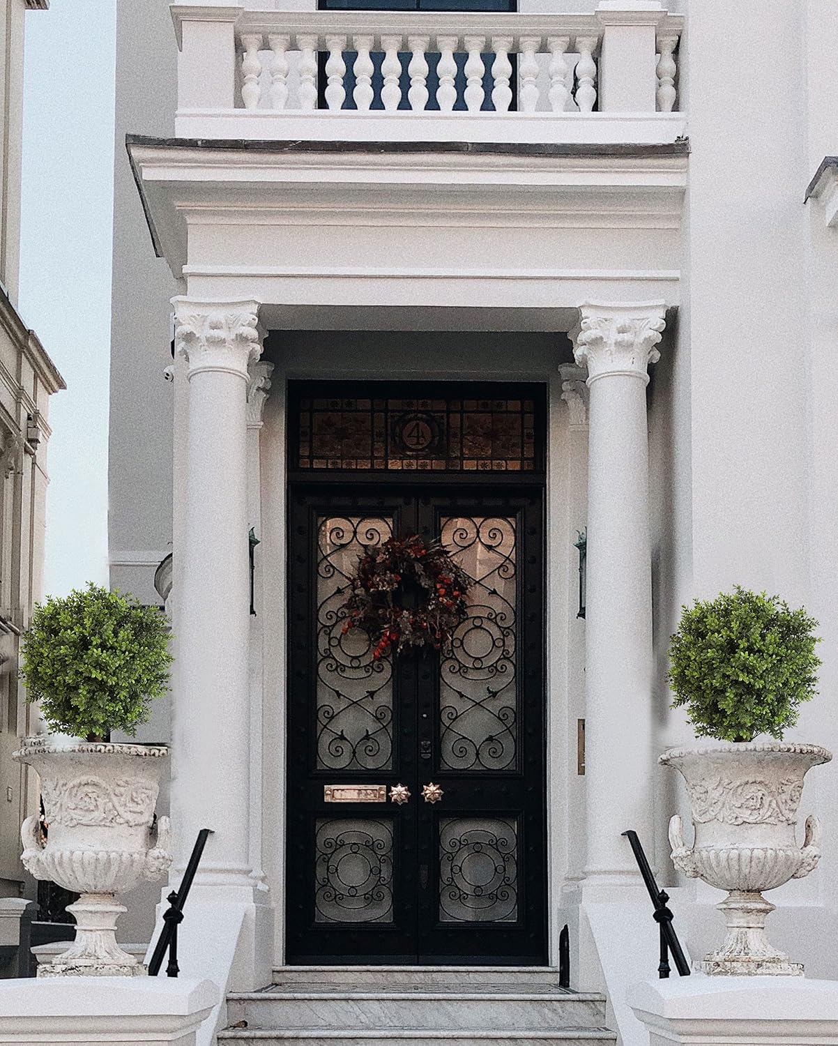 Artificial Topiary Ball Tree, 2 Pack Artificial Plants Outdoor, Ball Shaped Boxwood Topiary, Artificial Shrubs Potted for Indoor and Outdoor (22inch)